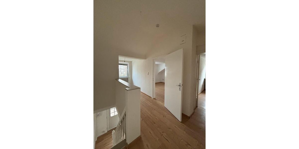 Erdgeschoßwohnung Geesthacht - 4 Zimmer, 96 m&sup2;, 1.350&euro; | Angebot:26482908