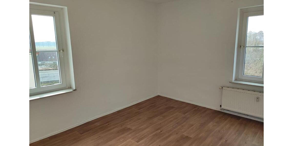 Etagenwohnung Stavenhagen - 3 Zimmer, 64 m&sup2;, 360&euro; | Angebot:23739497