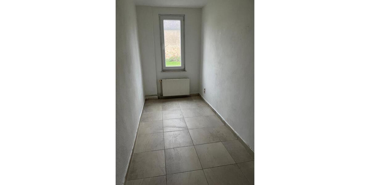 Erdgeschoßwohnung Demmin - 3 Zimmer, 77 m&sup2;, 422&euro; | Angebot:23703385