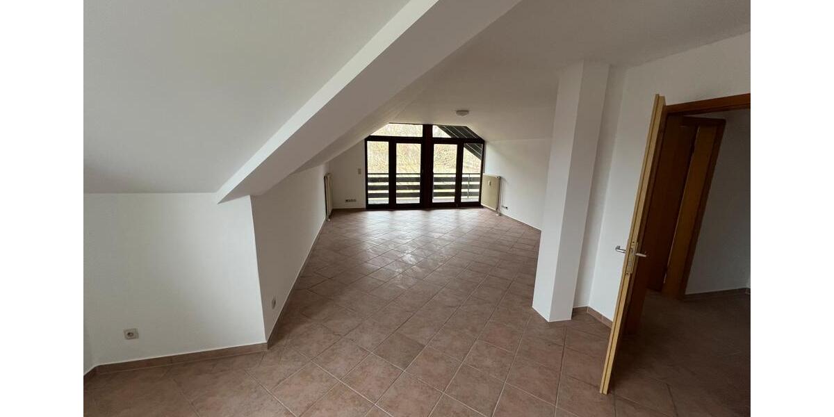 Dachgeschoßwohnung Braunfels - 2 Zimmer, 80 m&sup2;, 700&euro; | Angebot:24853699