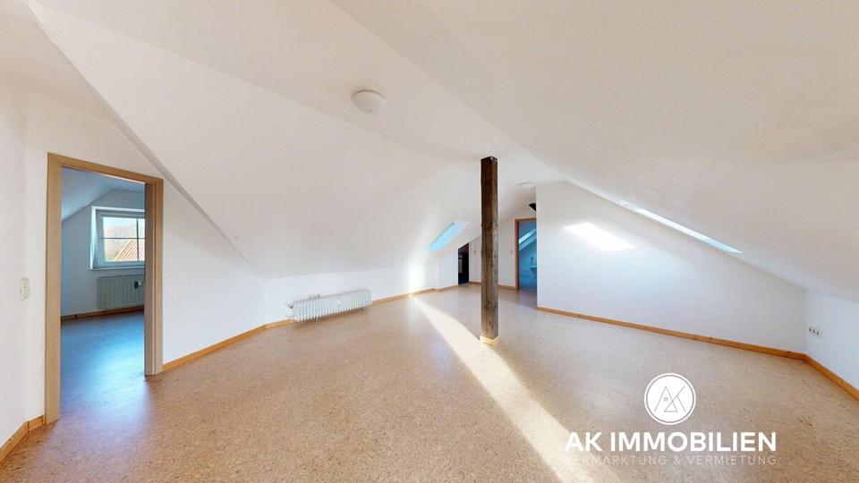 Reserviert - Dachgeschosswohnung mit Balkon in zentraler Innenstadtlage von Hessisch Oldendorf 2 zimmer