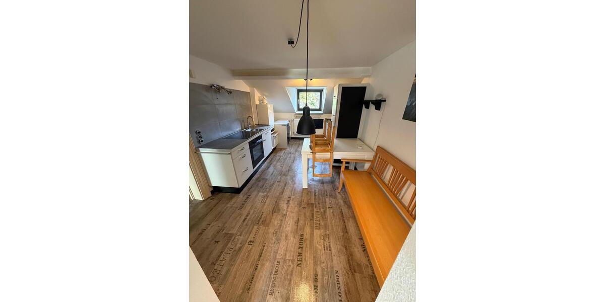 Dachgeschoßwohnung Aachen Aachen-Mitte - 1 Zimmer, 1 m&sup2;, 395&euro; | Angebot:24803276