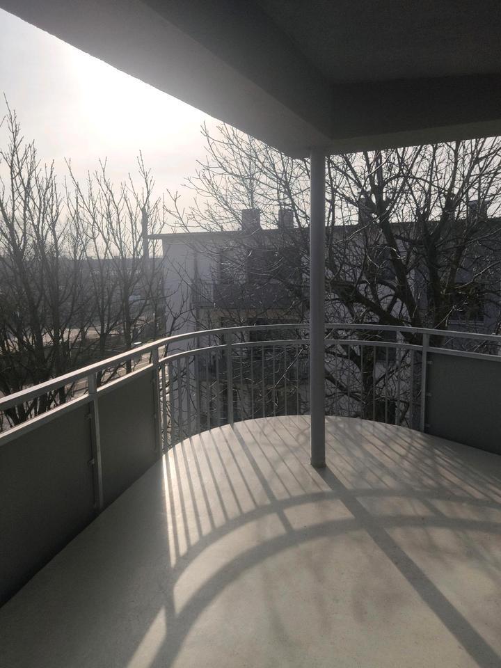 3-Zimmer-Dachgeschoßwohnung mit Südbalkon & EBK in Linden-Mitte