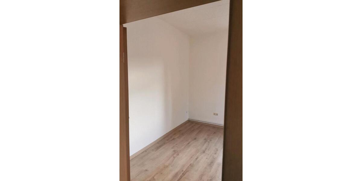 Etagenwohnung Hohenstein-Ernstthal Ernstthal - 4 Zimmer, 79 m&sup2;, 590&euro; | Angebot:26223322