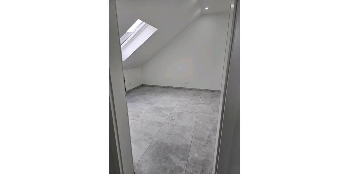 Dachgeschoßwohnung Gronau (Westfahlen) - 3 Zimmer, 110 m&sup2;, 1.200&euro; | Angebot:26426301