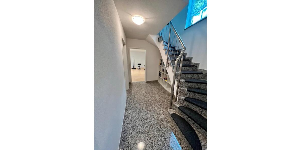 Einfamilienhaus Hallbergmoos - 7 Zimmer, 210 m&sup2;, 3.250&euro; | Angebot:26377737