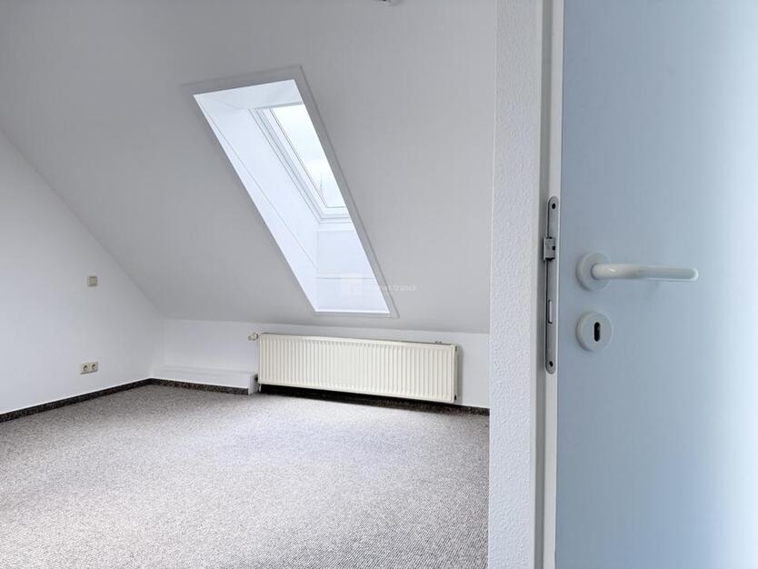 Schönes Wohnen in der City - geräumige 2,5 Zimmer + Galerie mit Ausblick über die Dächer der Stadt zimmer