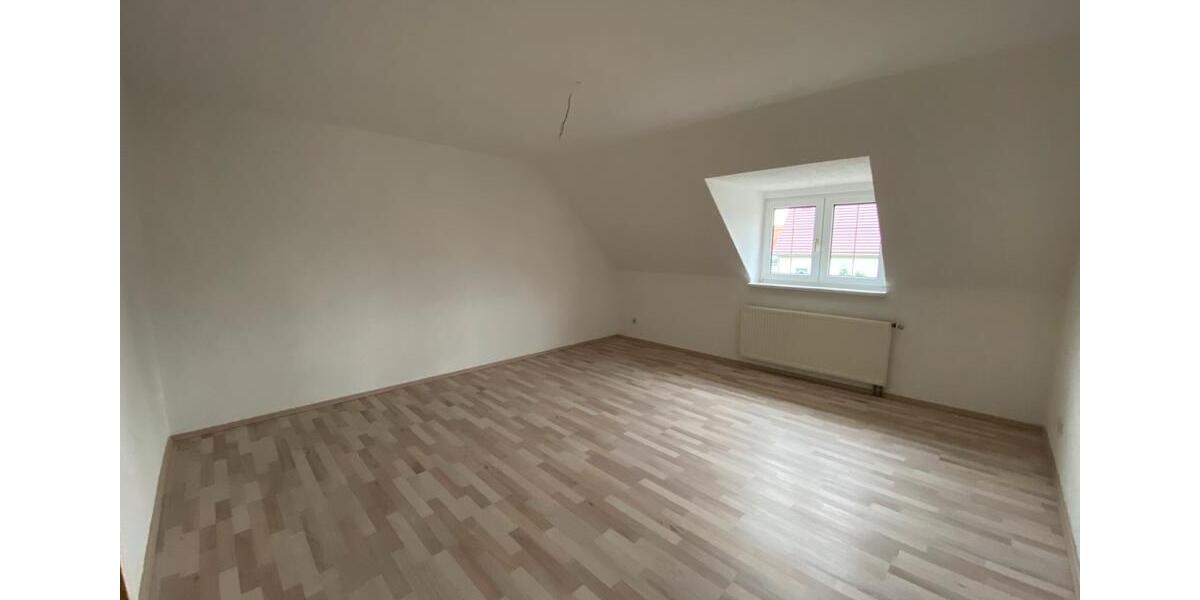 Etagenwohnung Ebersbach - 4 Zimmer, 105 m&sup2;, 1.155&euro; | Angebot:26631586