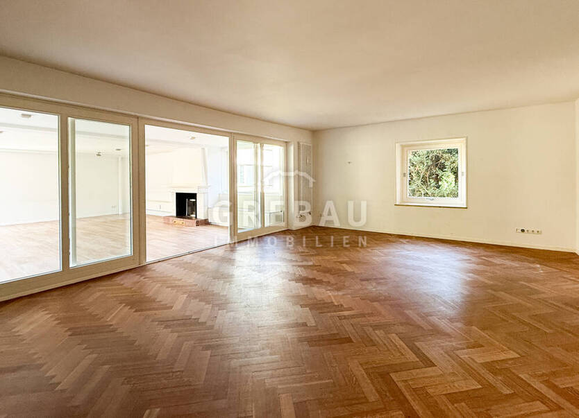 Große Erdgeschoss-Wohnung mit sonniger Su?d-Terrasse und einem Garagenstellplatz