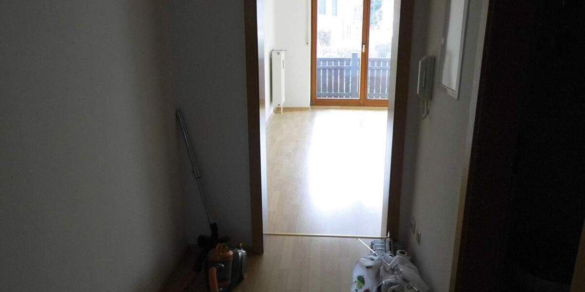 Etagenwohnung Lengenfeld - 1 Zimmer, 35 m&sup2;, 250&euro; | Angebot:23939828