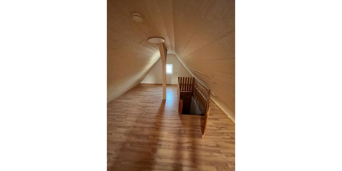 Dachgeschoßwohnung Vaihingen an der Enz - 2.5 Zimmer, 60 m&sup2;, 700&euro; | Angebot:24751556