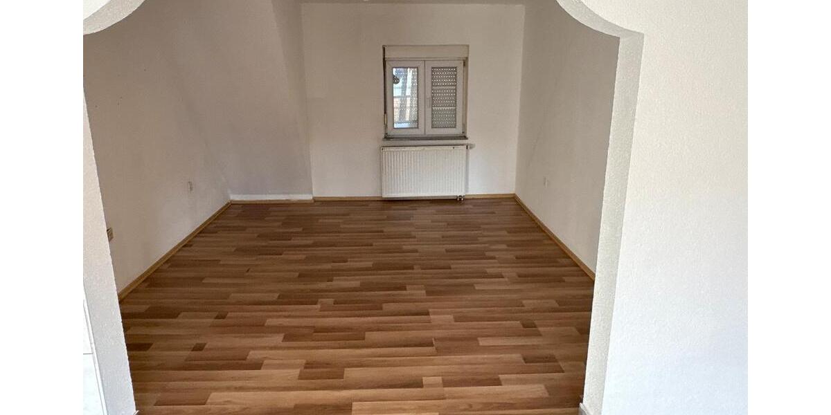 Dachgeschoßwohnung Eisenberg (Pfalz) - 3 Zimmer, 110 m&sup2;, 1.100&euro; | Angebot:25902441
