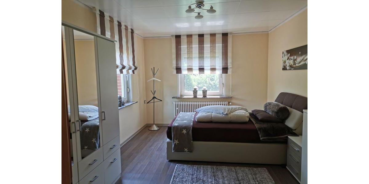 Wohnen auf Zeit Rinteln - 4 Zimmer, 90 m&sup2;, 390&euro; | Angebot:25999043