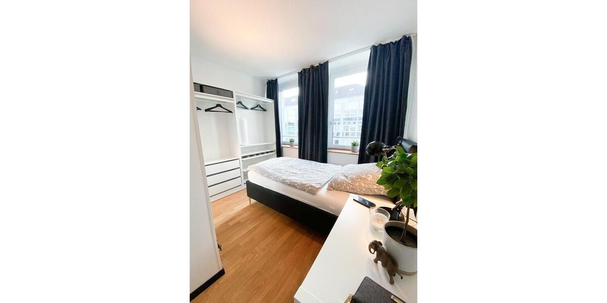 Wohnen auf Zeit Düsseldorf Stadtmitte - 1 Zimmer, 18 m&sup2;, 770&euro; | Angebot:25309186