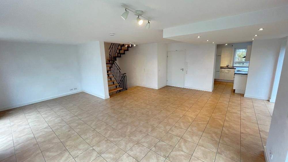 Doppelhaushälfte Holzgerlingen - 6 Zimmer, 160 m&sup2;, 3.633&euro; | Angebot:25800085