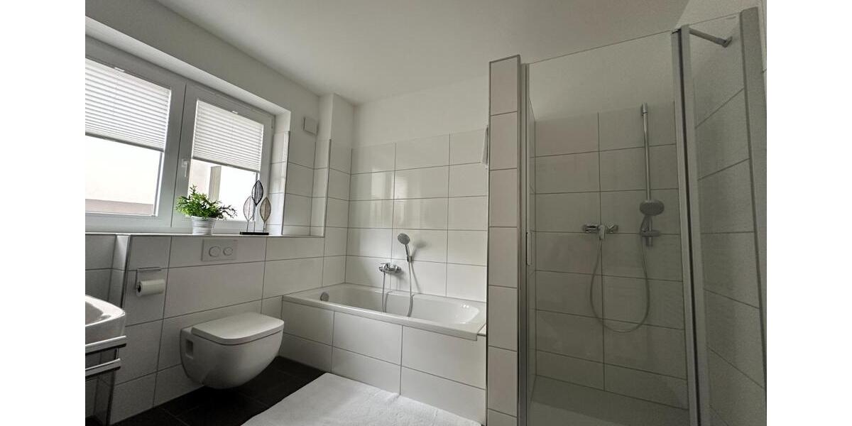 Erdgeschoßwohnung Rödental - 3 Zimmer, 86 m&sup2;, 895&euro; | Angebot:25636486