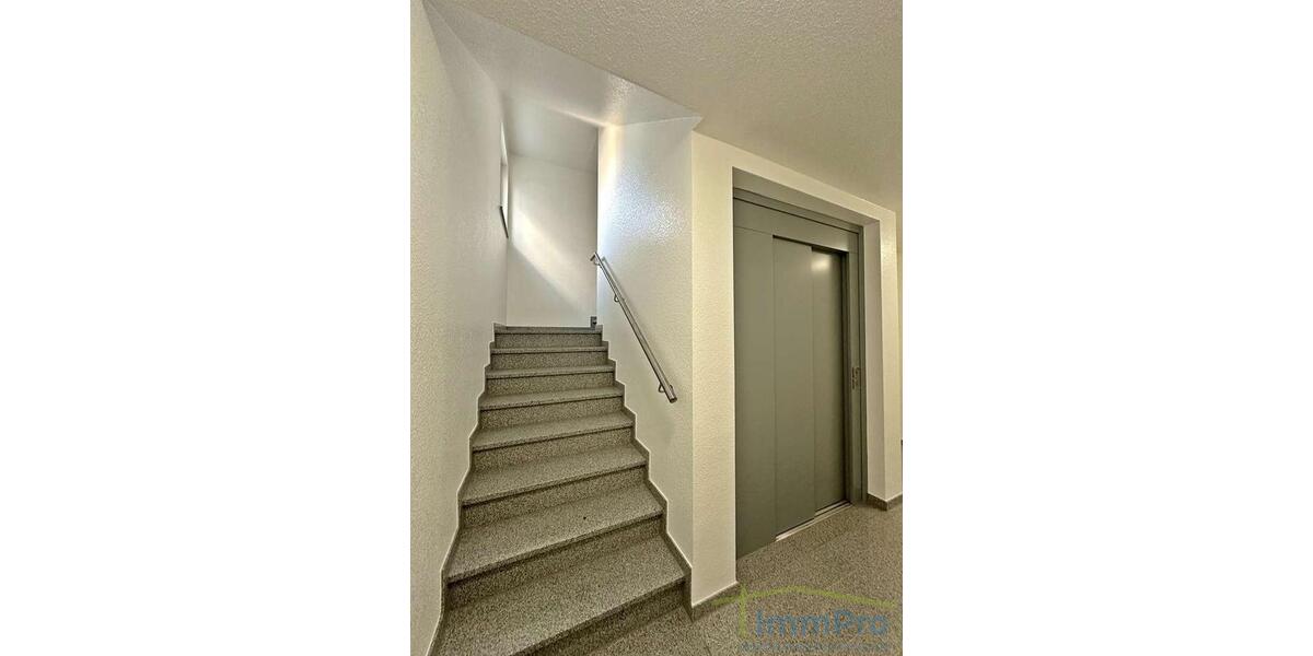 Dachgeschoßwohnung Gäufelden - 3 Zimmer, 79 m&sup2;, 1.190&euro; | Angebot:26620814