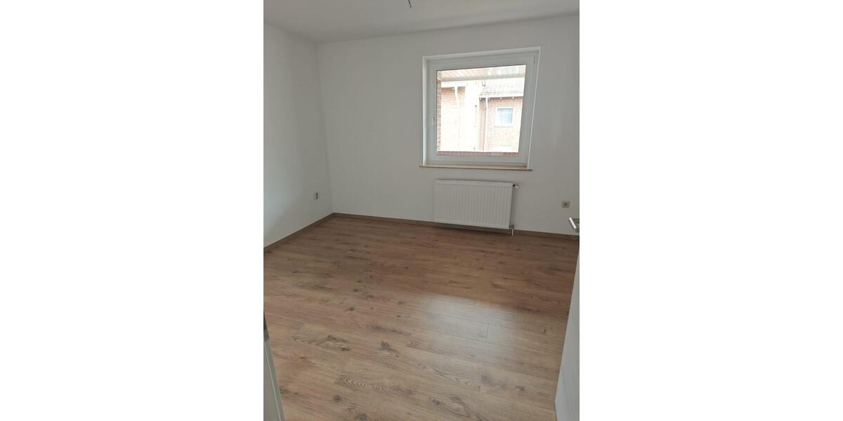 Etagenwohnung Gröningen - 3 Zimmer, 60 m&sup2;, 419&euro; | Angebot:25747457