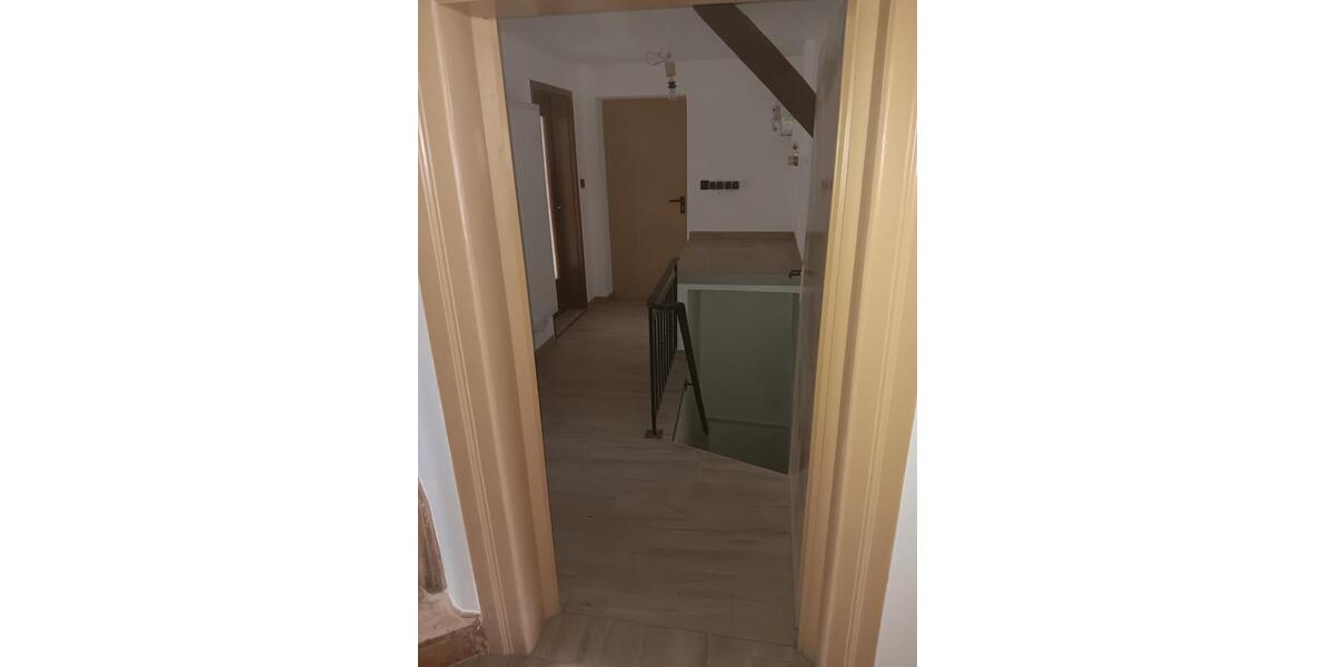 Etagenwohnung Uslar - 4 Zimmer, 110 m&sup2;, 595&euro; | Angebot:24841347