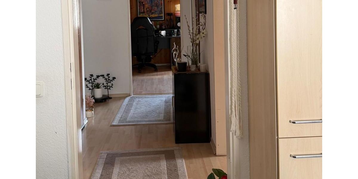 Dachgeschoßwohnung Rüsselsheim am Main - 3 Zimmer, 85 m&sup2;, 1.100&euro; | Angebot:26698328