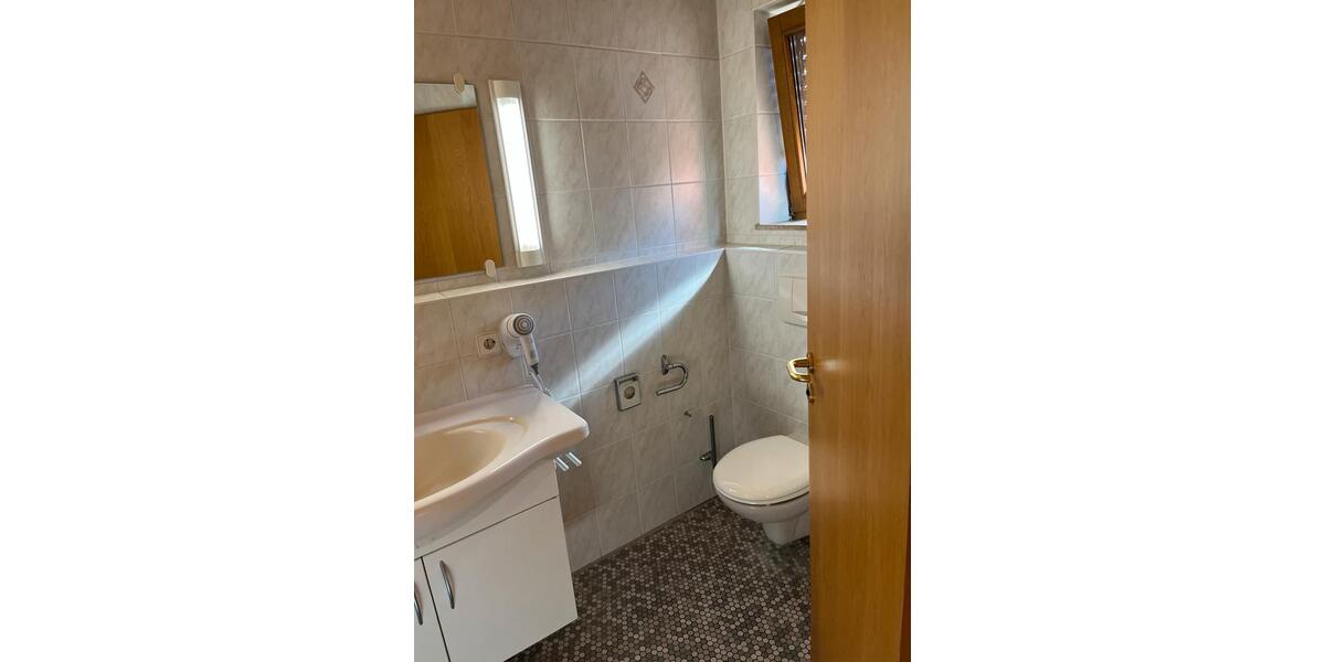 Wohnen auf Zeit Großbottwar - 10 Zimmer, 11 m&sup2;, 550&euro; | Angebot:24535157