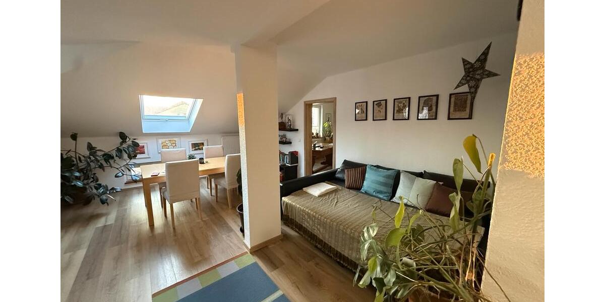 Dachgeschoßwohnung Apolda - 3 Zimmer, 85 m&sup2;, 930&euro; | Angebot:25352752