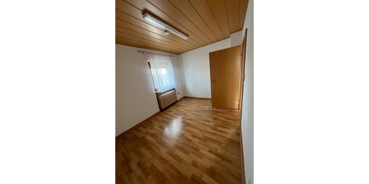 Etagenwohnung Aßlar - 4 Zimmer, 90 m&sup2;, 970&euro; | Angebot:26699260