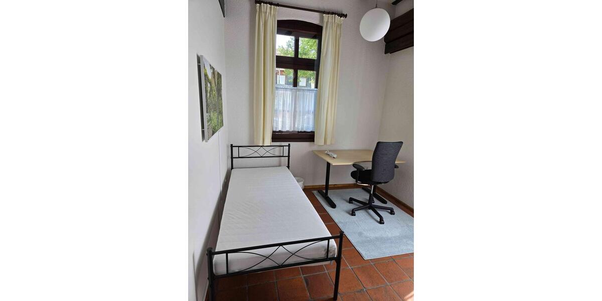 Wohnen auf Zeit Schwetzingen - 7 Zimmer, 216 m&sup2;, 310&euro; | Angebot:25144104