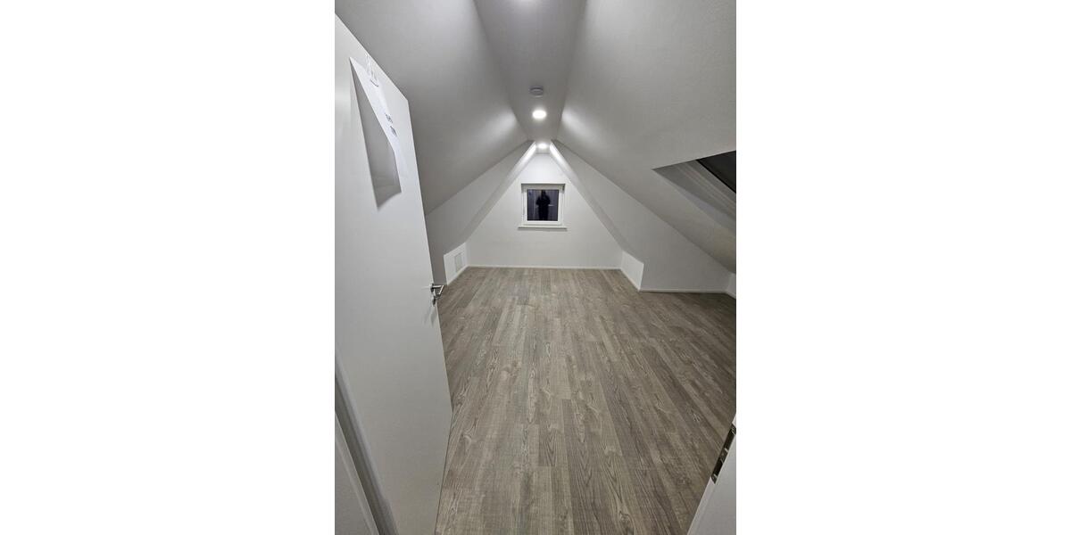 Dachgeschoßwohnung Eislingen (Fils) - 2 Zimmer, 65 m&sup2;, 850&euro; | Angebot:26537284