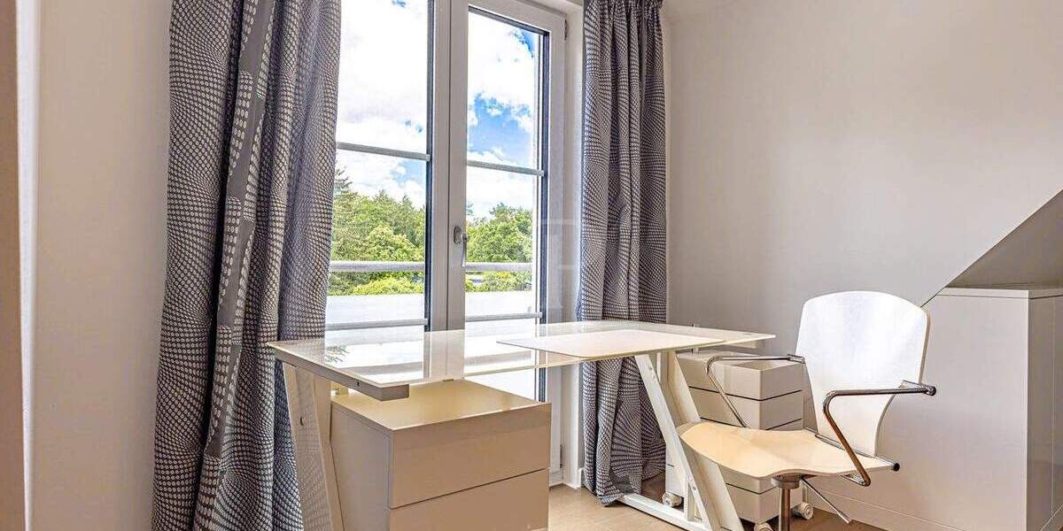 Eleganz trifft Nachhaltigkeit: Teil­möblierte Doppelhaushälfte mit Premiumausstattung zu vermieten 6 zimmer