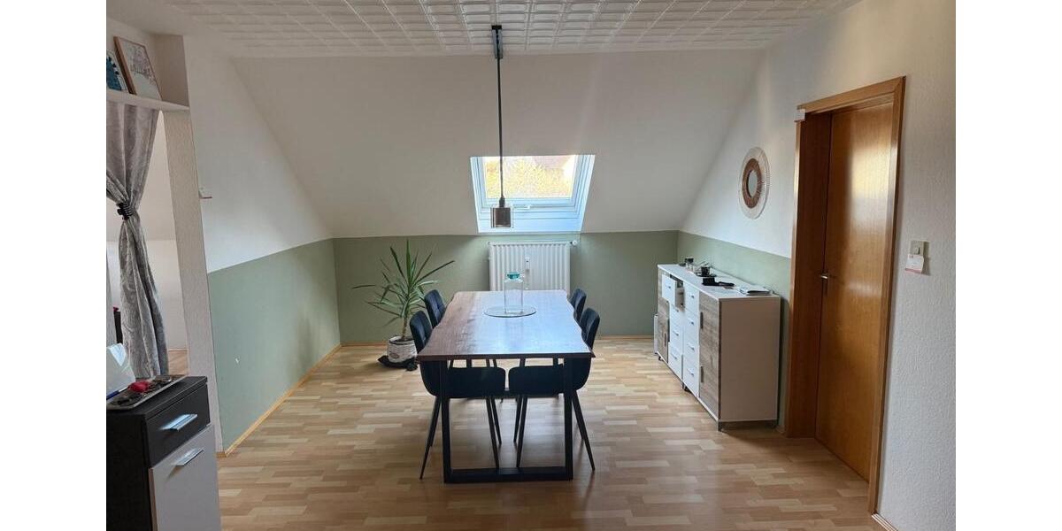 Dachgeschoßwohnung Großenlüder - 3 Zimmer, 90 m&sup2;, 600&euro; | Angebot:26312754