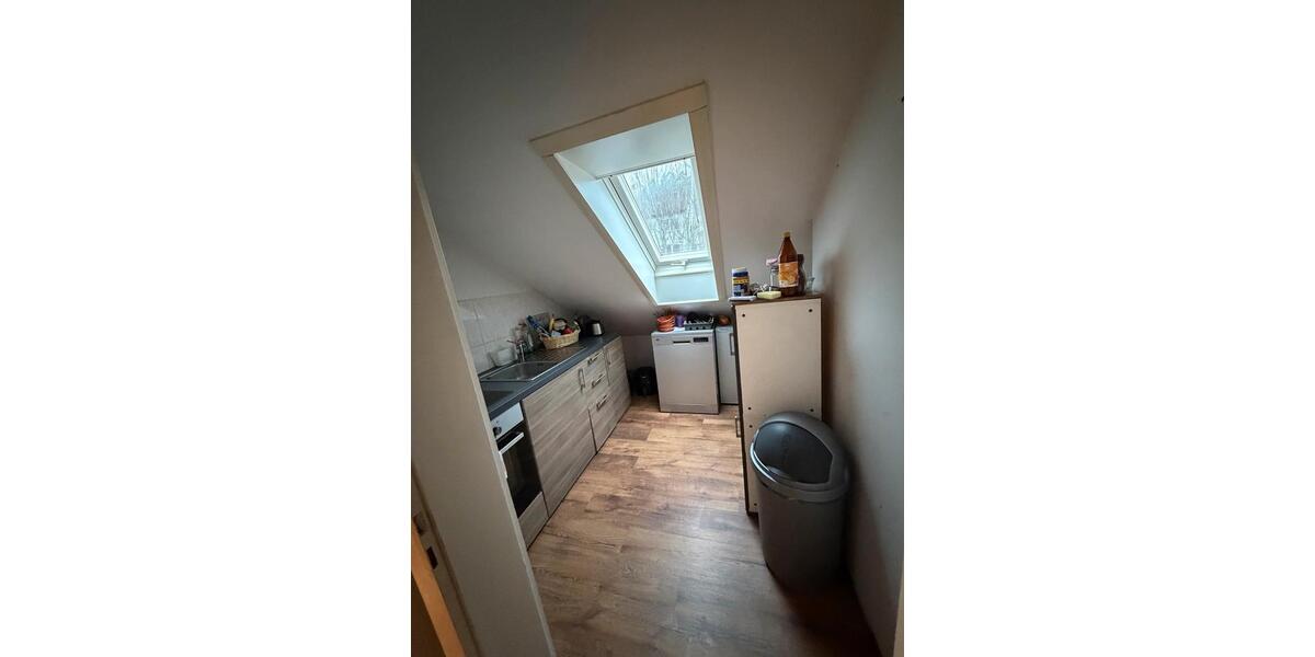 Dachgeschoßwohnung Weiden in der Oberpfalz - 3 Zimmer, 58 m&sup2;, 680&euro; | Angebot:25305022