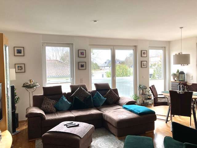 Etagenwohnung Wiesbaden Südost - 4 Zimmer, 102 m&sup2;, 1.580&euro; | Angebot:26824357