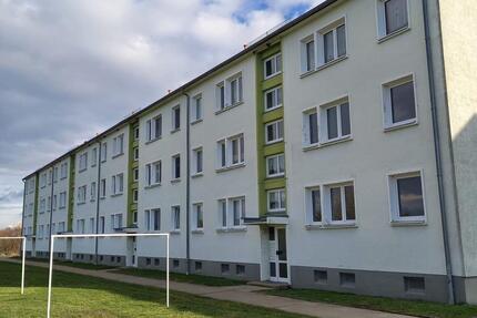 Wohnung Teuchern - 3 Zimmer, 58 m&sup2;, 360&euro; | Angebot:22524283