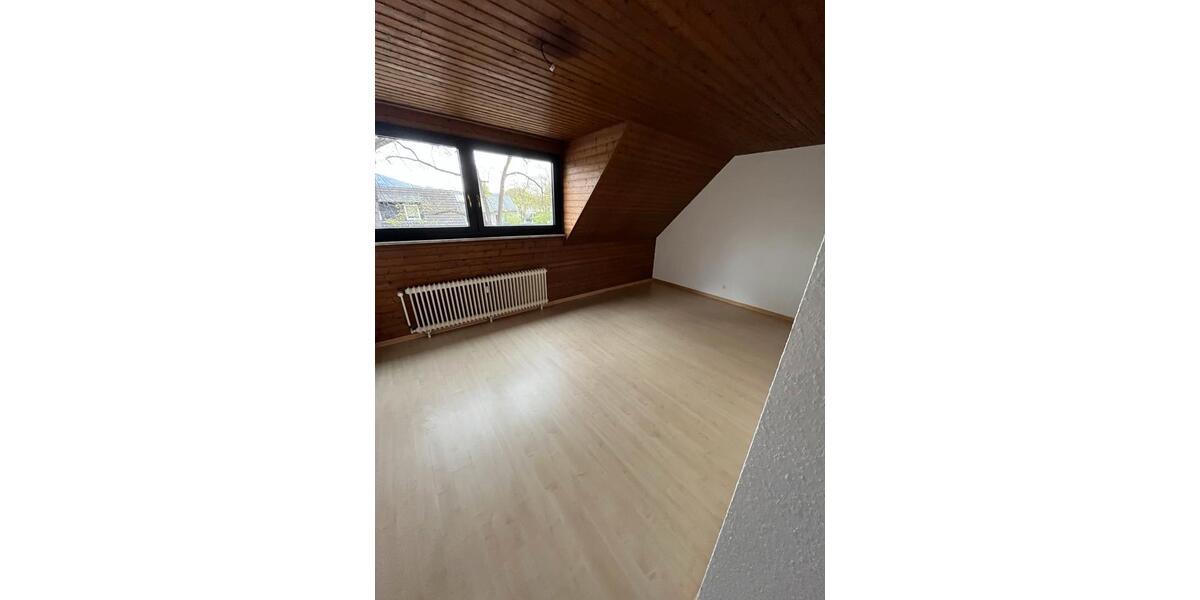 Dachgeschoßwohnung Bonn Lannesdorf - 3 Zimmer, 93 m&sup2;, 1.450&euro; | Angebot:25474562