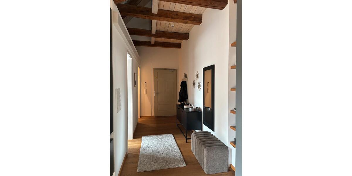 Dachgeschoßwohnung Straubing - 1 Zimmer, 106 m&sup2;, 1.600&euro; | Angebot:26252427