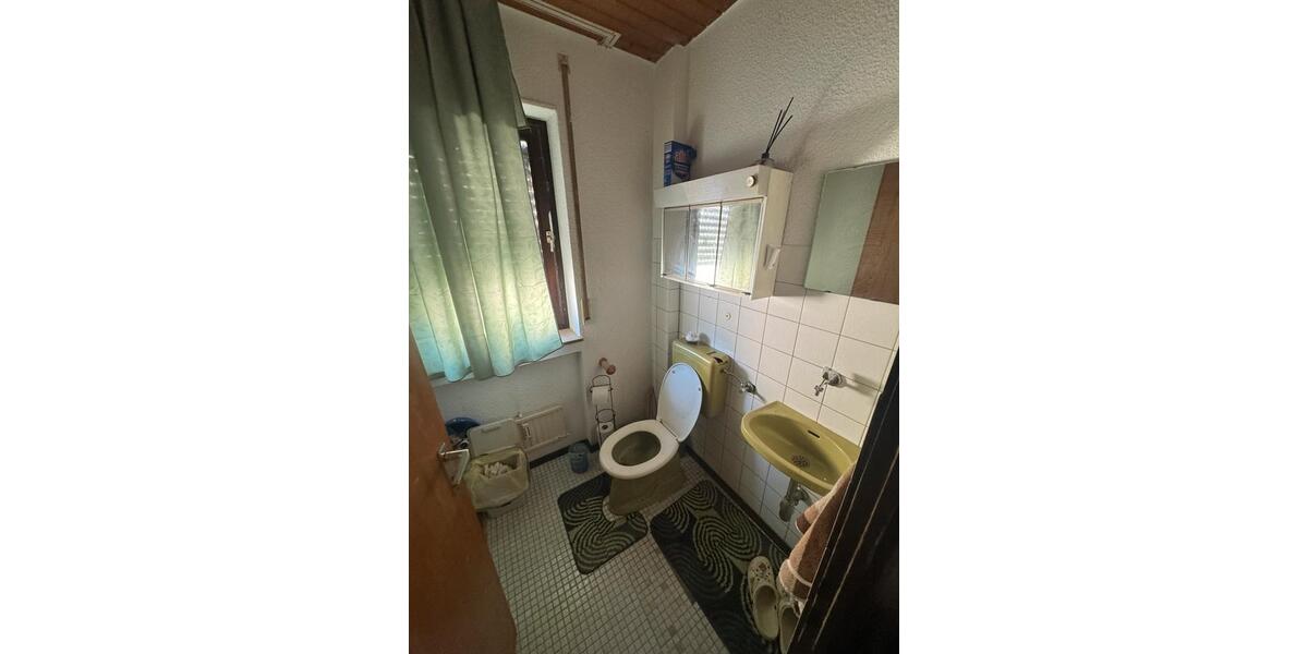 Etagenwohnung Bempflingen - 3 Zimmer, 100 m&sup2;, 1.100&euro; | Angebot:26350196