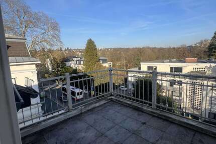 Wohnung Wiesbaden Nordost - 5 Zimmer, 180 m&sup2;, 3.200&euro; | Angebot:25792288