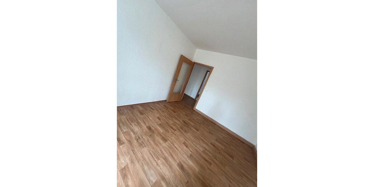 Etagenwohnung Hohenmölsen - 3 Zimmer, 60 m&sup2;, 280&euro; | Angebot:25991449