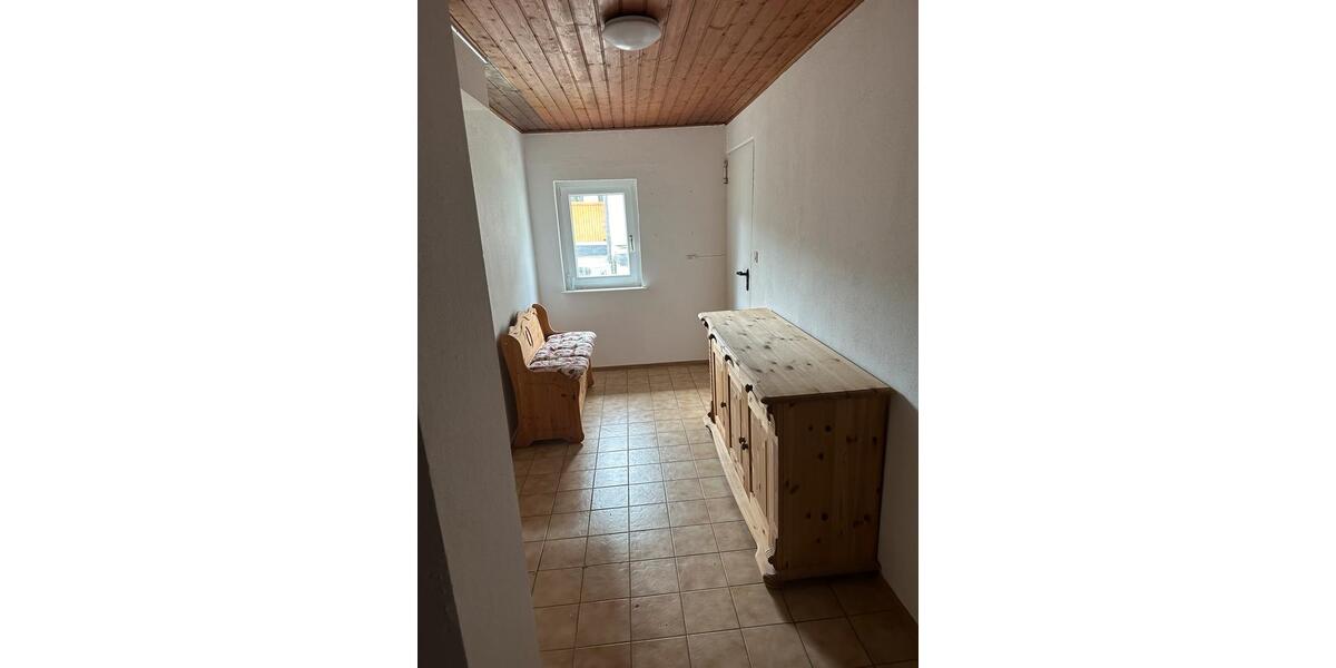 Dachgeschoßwohnung Kirchhundem - 6 Zimmer, 100 m&sup2;, 900&euro; | Angebot:26534191