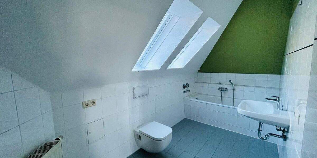 Etagenwohnung Rudolstadt Zentrum - 4 Zimmer, 113 m&sup2;, 800&euro; | Angebot:25660572