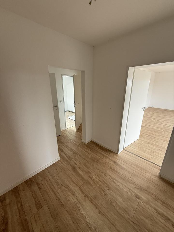 Frisch renovierte 2-Zimmer Wohnung mit Balkon
