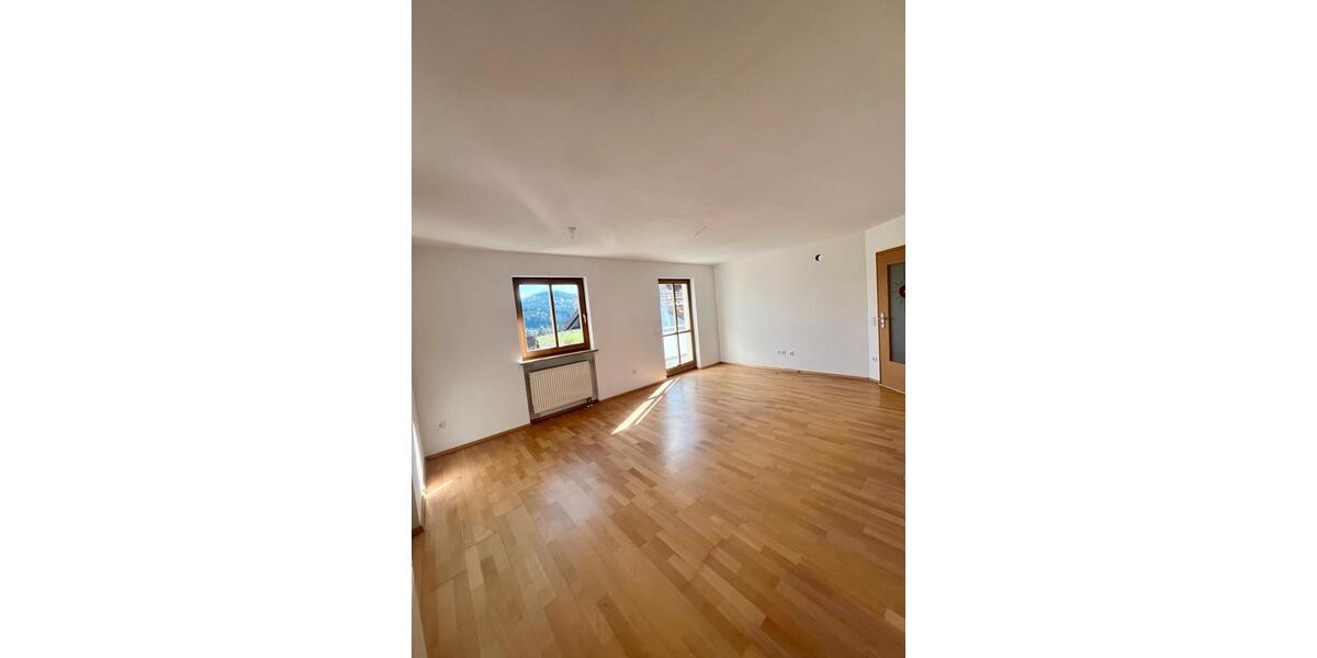 Etagenwohnung Bodenmais - 3 Zimmer, 85 m&sup2;, 980&euro; | Angebot:26272773