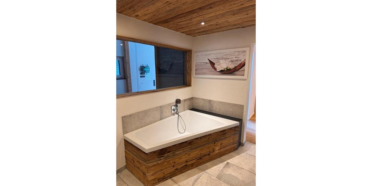 Etagenwohnung Kleines Wiesental - 4 Zimmer, 180 m&sup2;, 1.800&euro; | Angebot:25963190