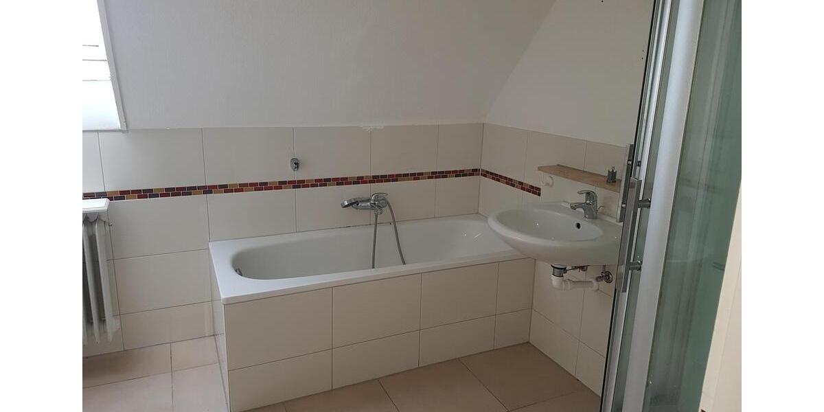 Dachgeschoßwohnung Schömberg - 4.5 Zimmer, 115 m&sup2;, 890&euro; | Angebot:26045549