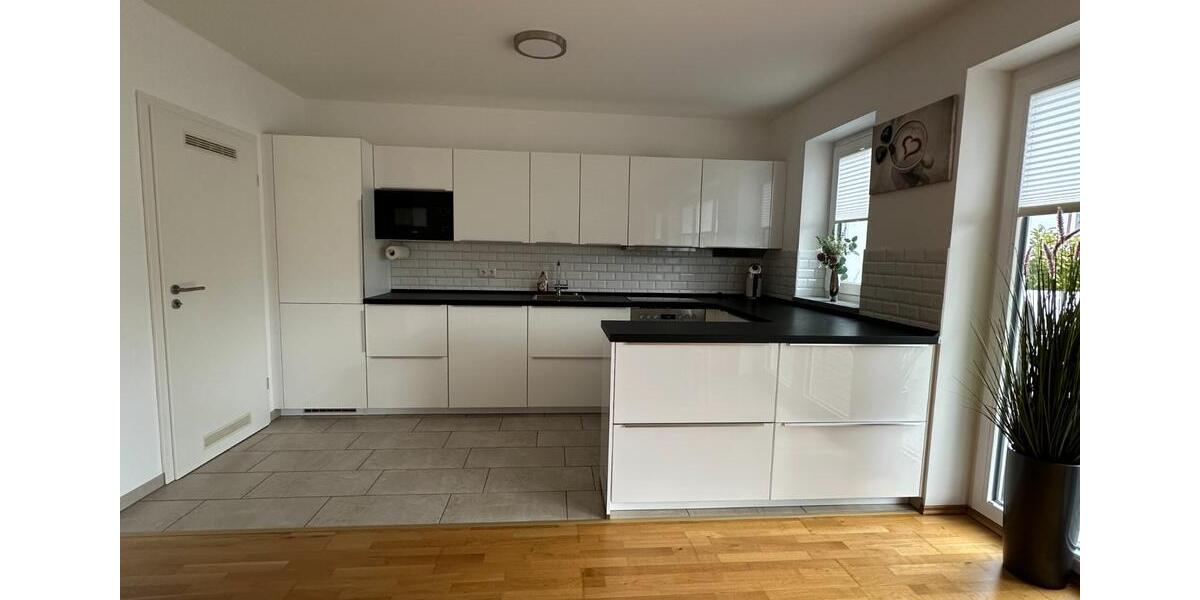 Erdgeschoßwohnung Rödental - 3 Zimmer, 86 m&sup2;, 895&euro; | Angebot:25636486