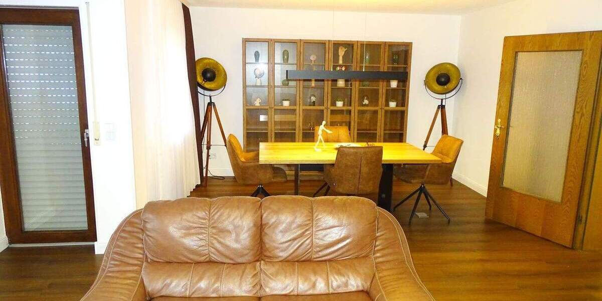 Etagenwohnung Lörrach Stetten - 3 Zimmer, 140 m&sup2;, 2.000&euro; | Angebot:26128306