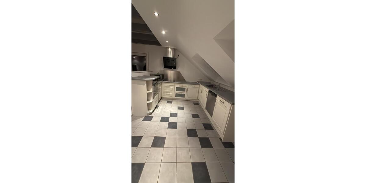 Dachgeschoßwohnung Bad Wünnenberg - 4 Zimmer, 105 m&sup2;, 1.000&euro; | Angebot:25887343