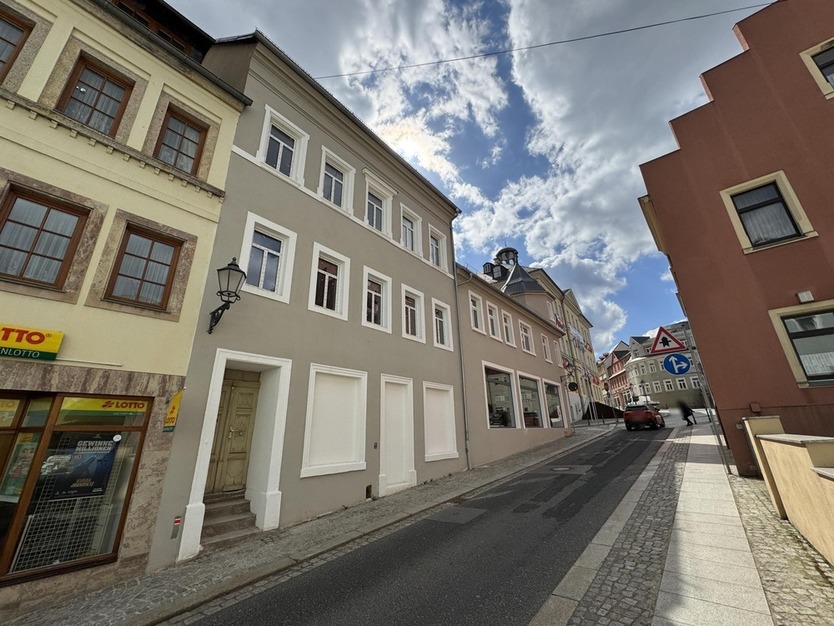 Hochwertig sanierte 4-Raum-Wohnung im 2.OG mit Balkon *Erstbezug*