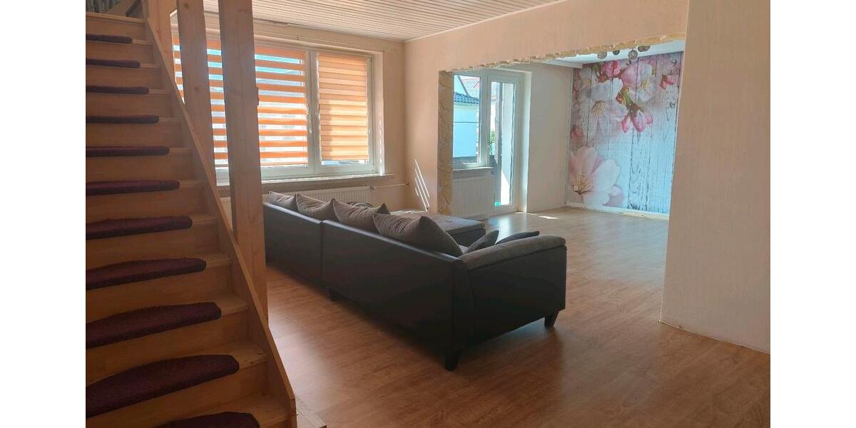 Maisonettenwohnung Seelze - 7 Zimmer, 150 m&sup2;, 1.400&euro; | Angebot:26705894